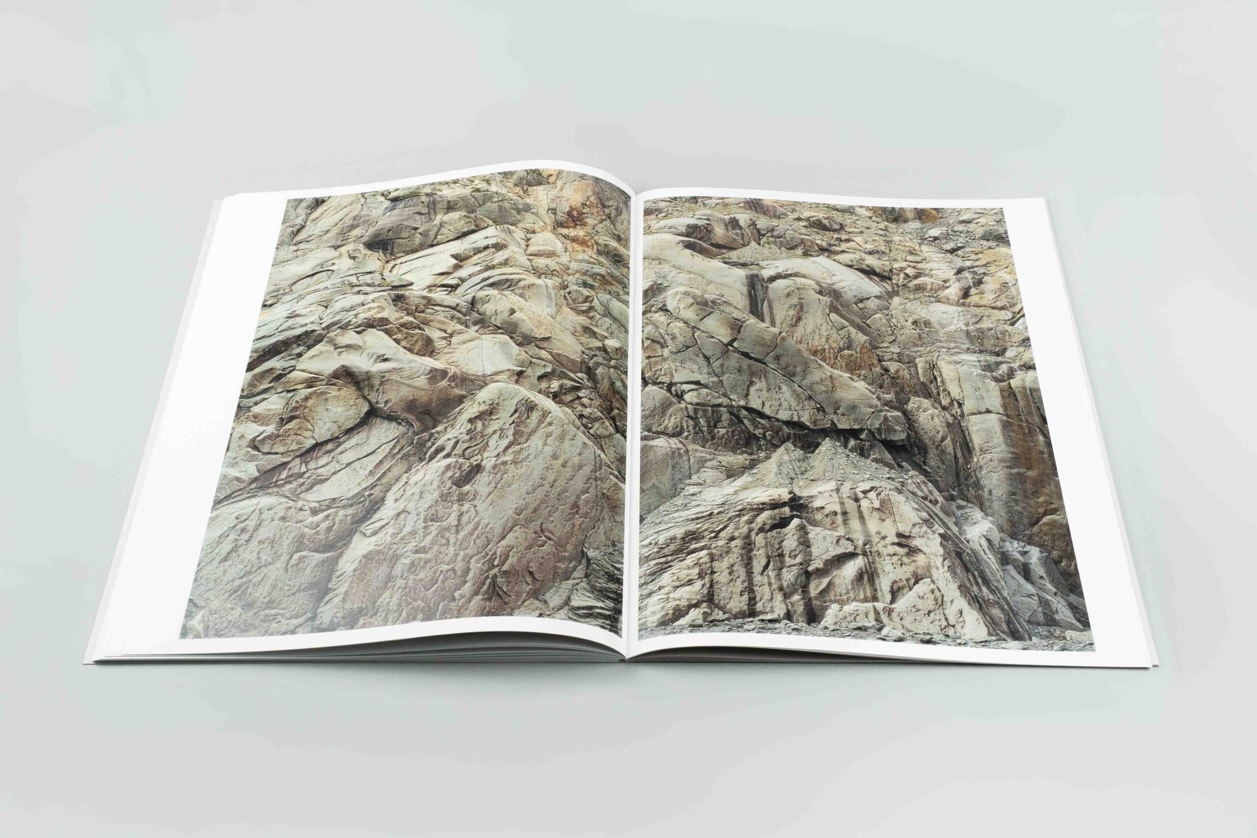 Camille Llobet, Glacier noir